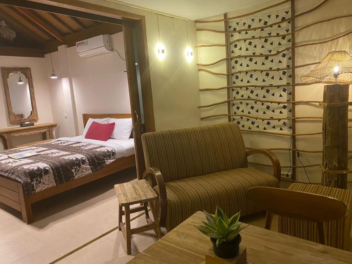 Alamanda Family Villas, Pool & Local Tours Yogyakarta Exterior photo