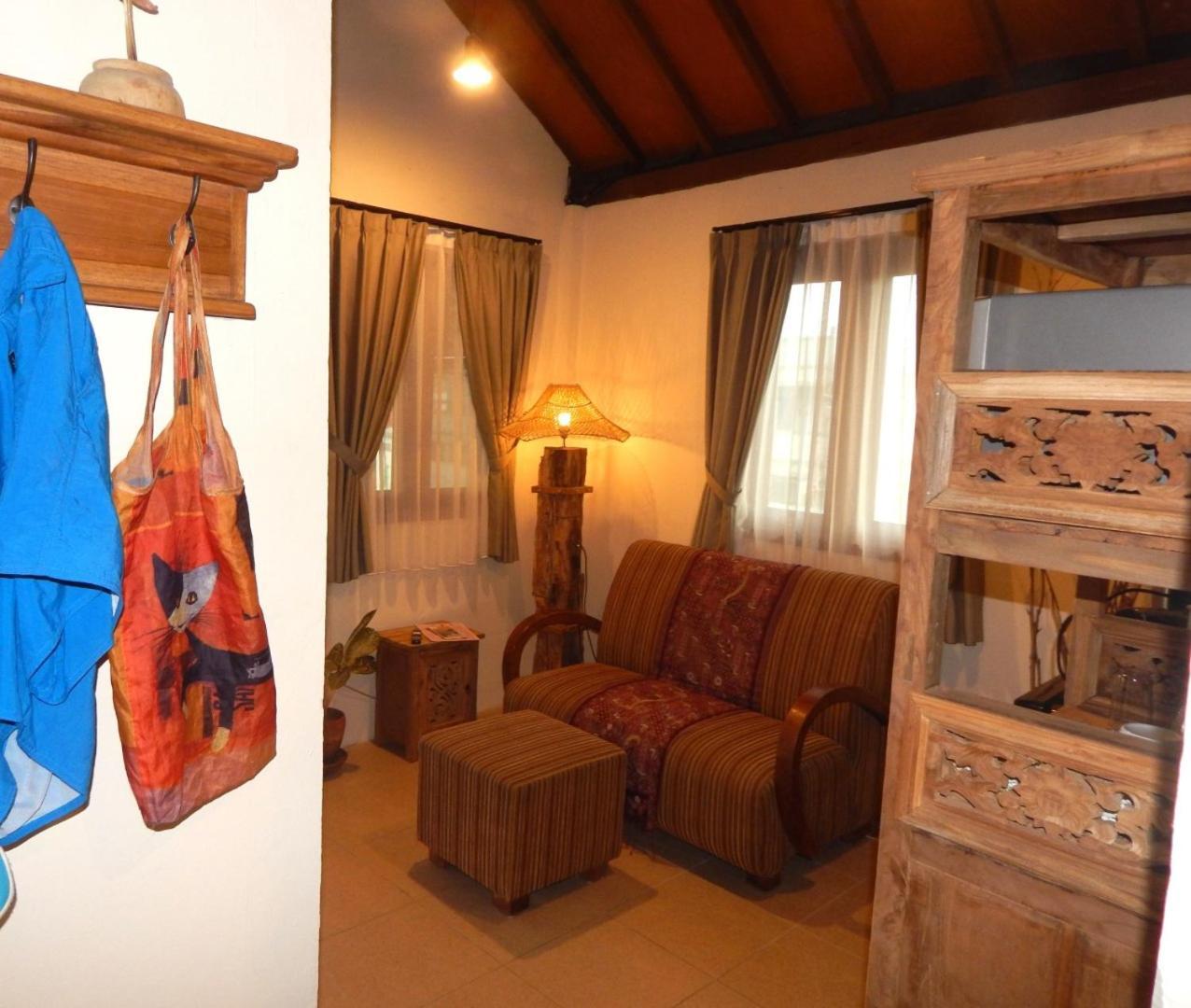 Alamanda Family Villas, Pool & Local Tours Yogyakarta Exterior photo