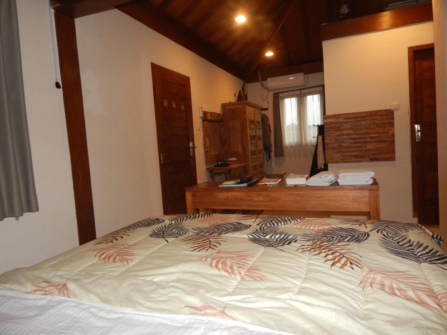 Alamanda Family Villas, Pool & Local Tours Yogyakarta Exterior photo