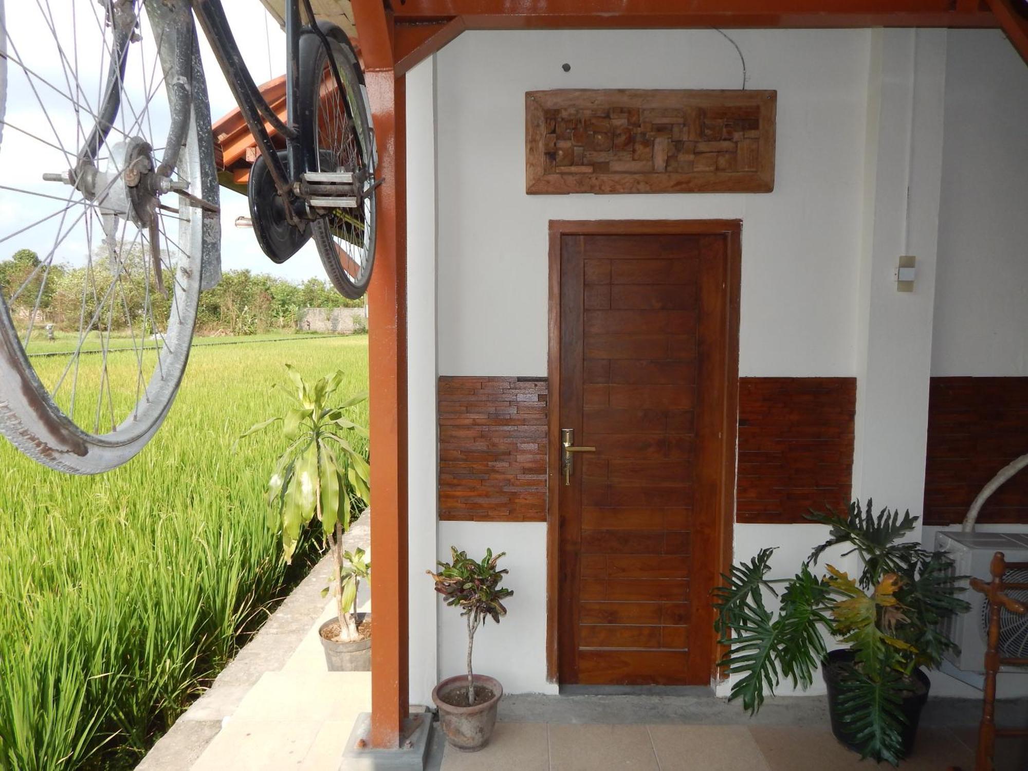 Alamanda Family Villas, Pool & Local Tours Yogyakarta Exterior photo