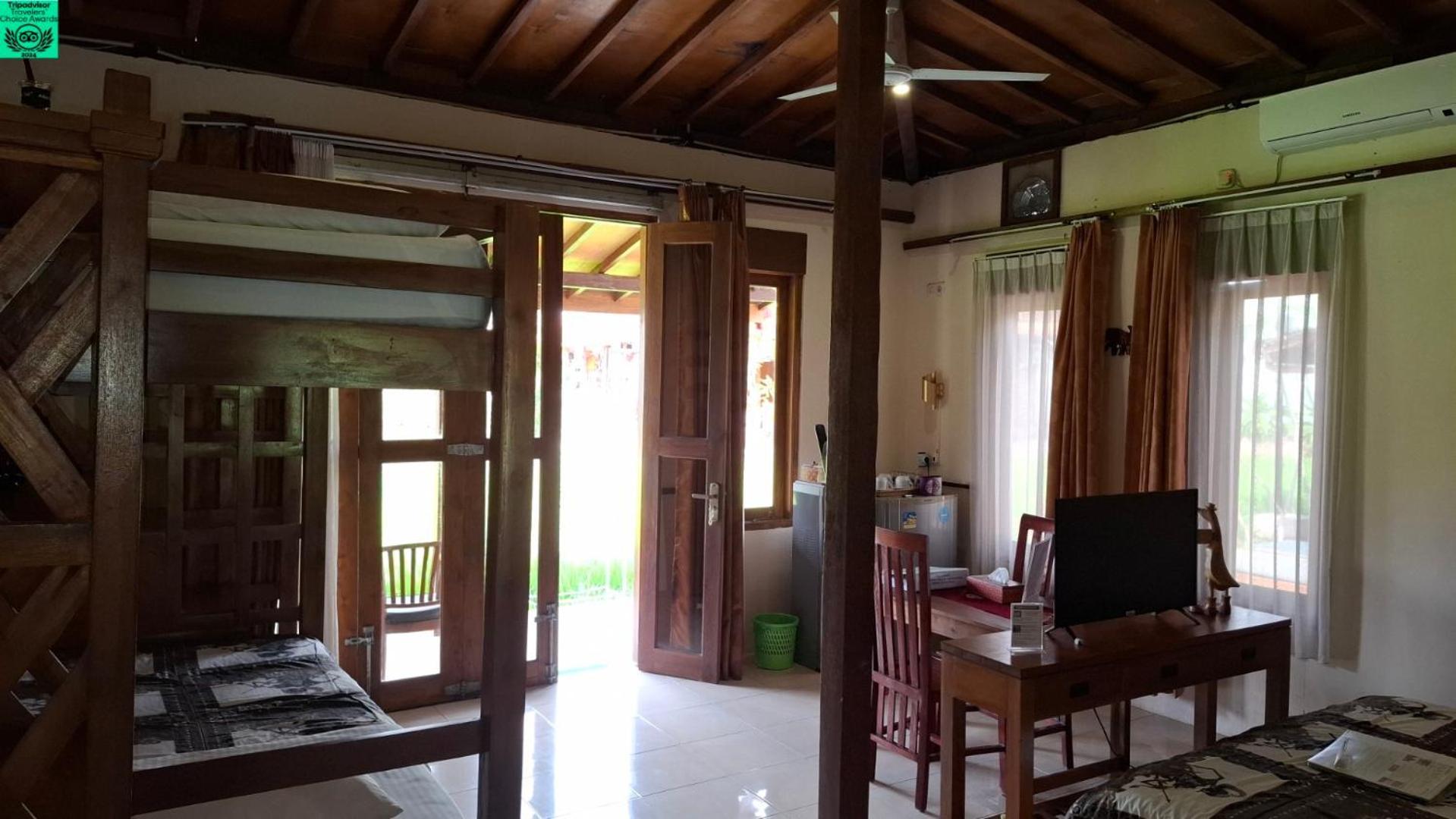 Alamanda Family Villas, Pool & Local Tours Yogyakarta Exterior photo