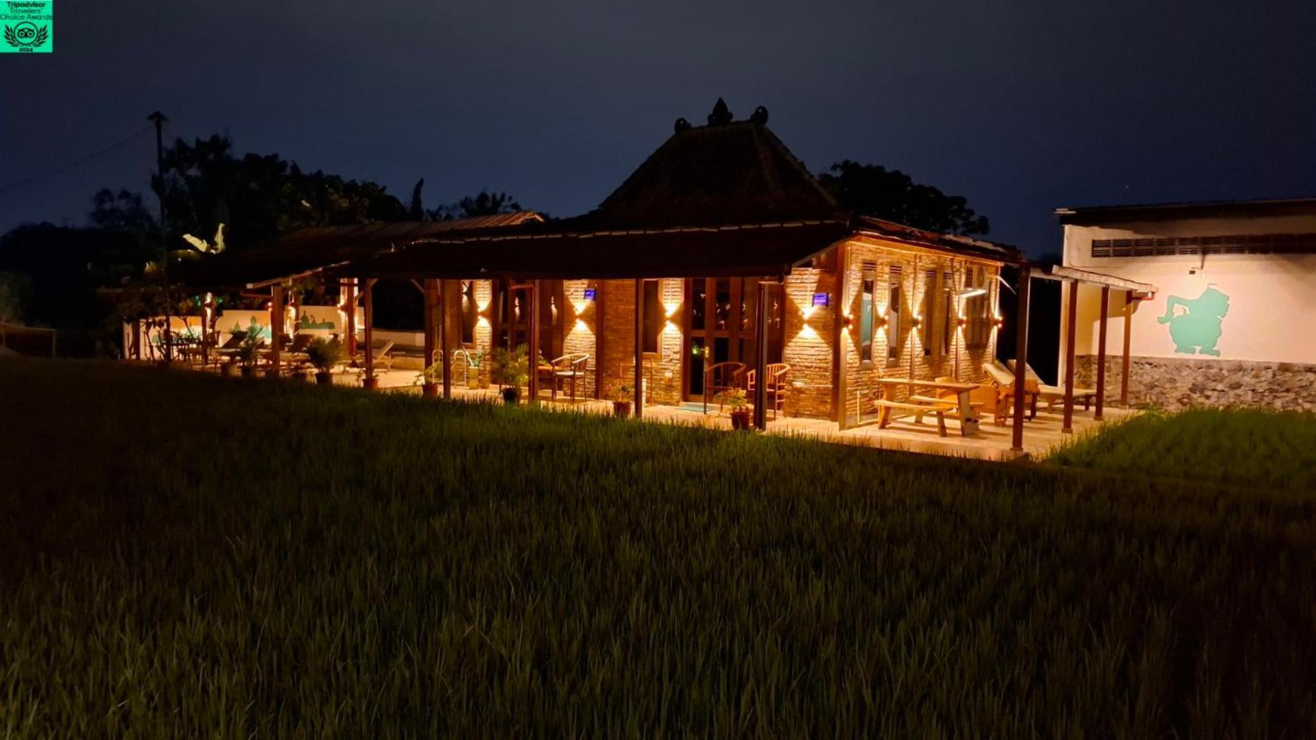 Alamanda Family Villas, Pool & Local Tours Yogyakarta Exterior photo